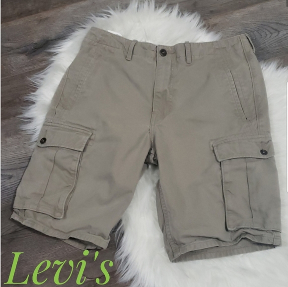 Levi's Other - EUC Levi's Cargo Shorts